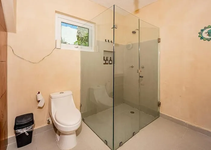 Hébergement de vacances Oceanfront With Access Pool Balconies & Waterfront Hammocks - Sol